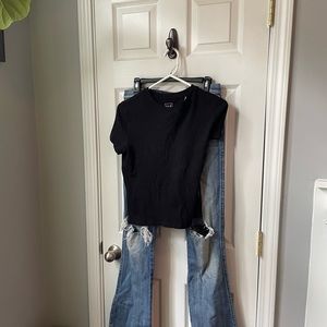 Black slightly cropped tee